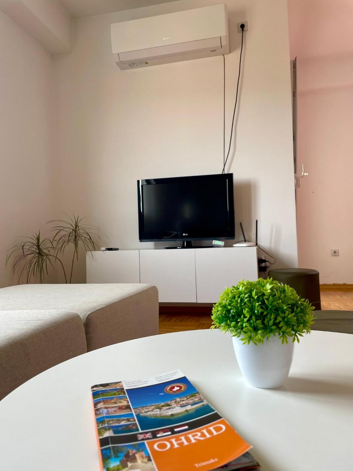 Velvet Apartment 5 Minutes To Center Ohrid Bagian luar foto